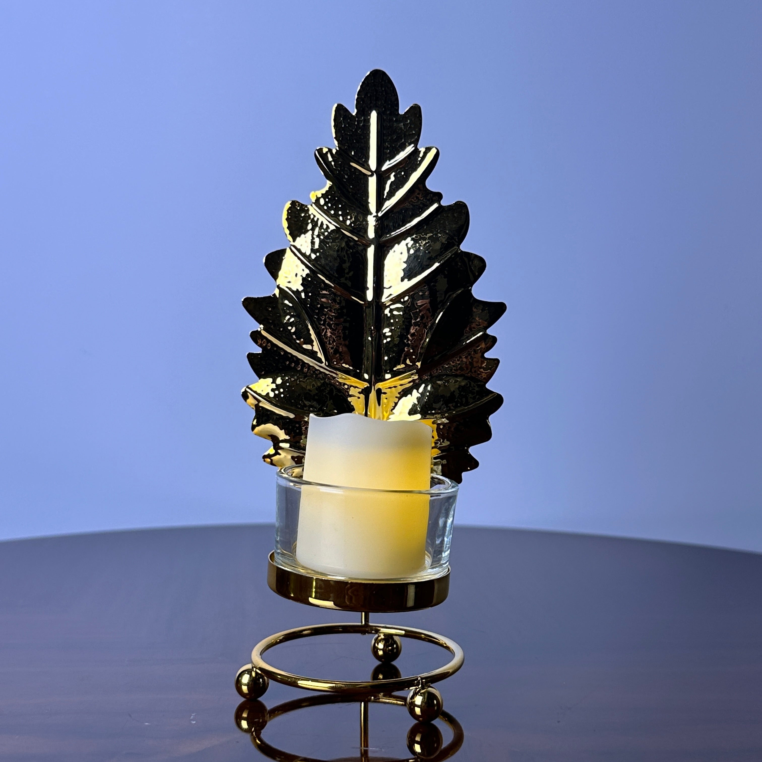 Leaf Glow With Candle