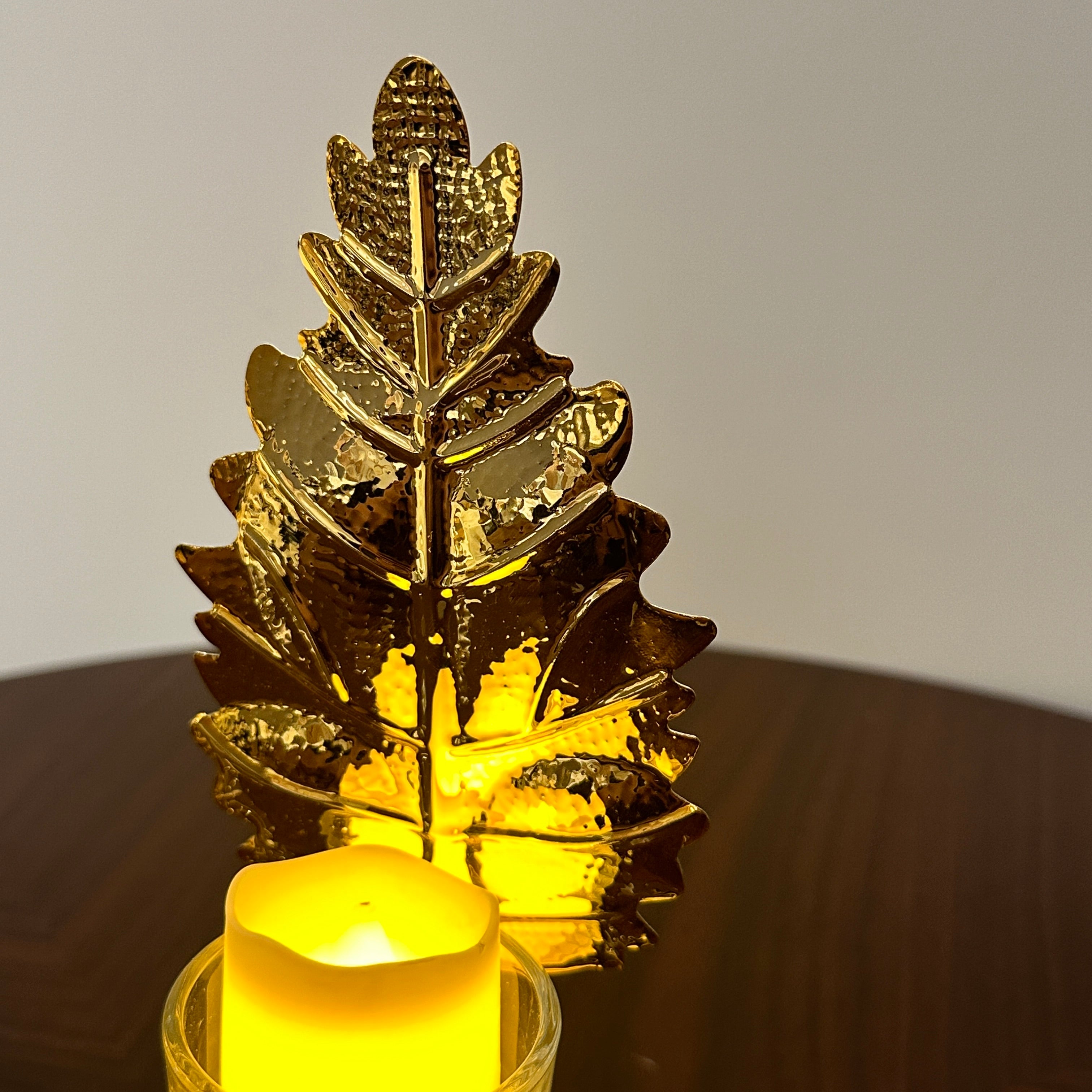 Leaf Glow With Candle