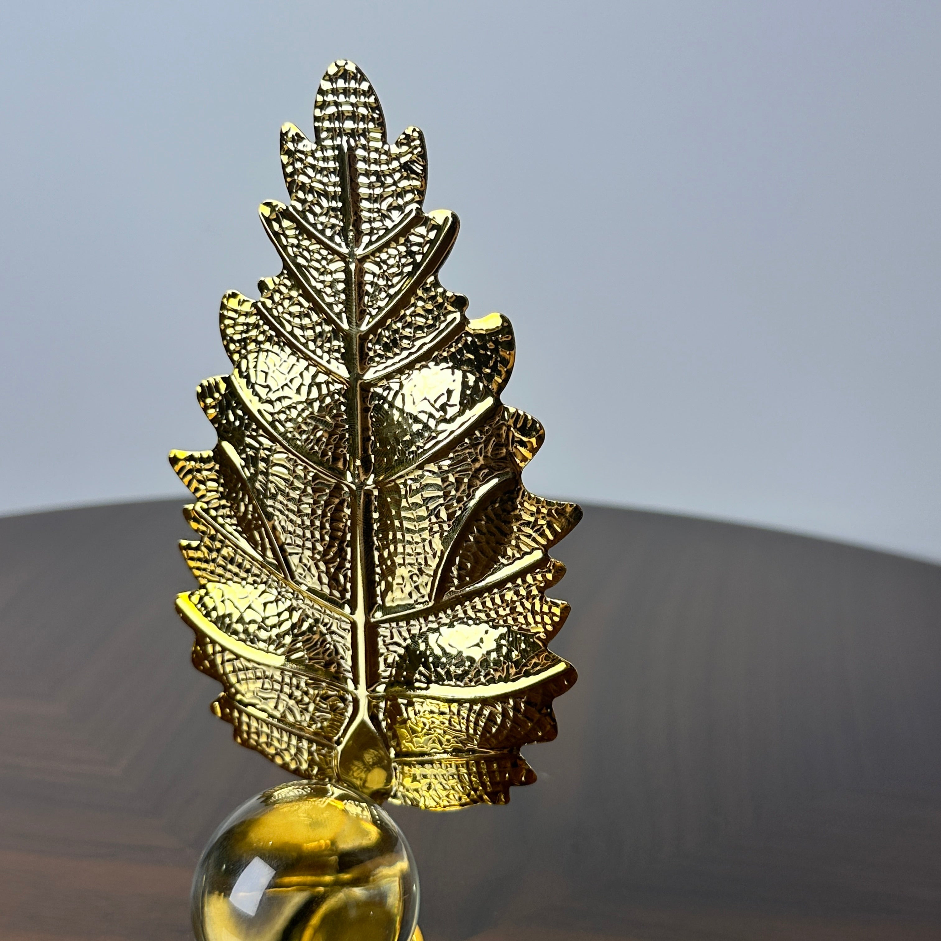 Crystal Leaf With Ball